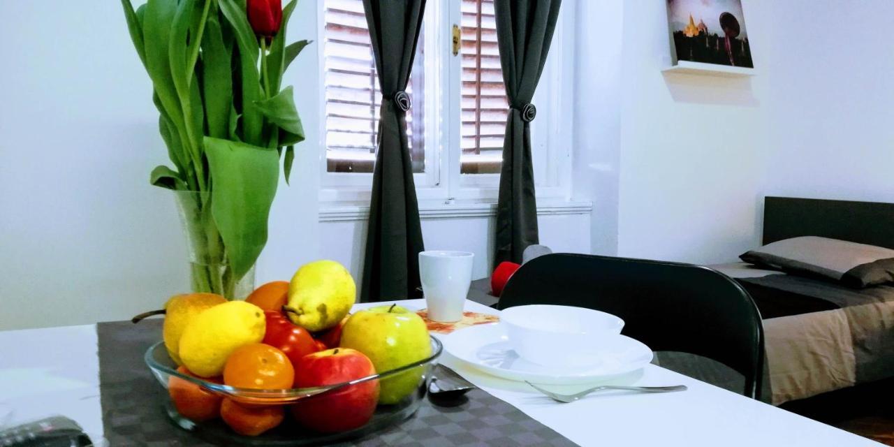 Pula Center Green Park Apartments And Rooms Exterior foto