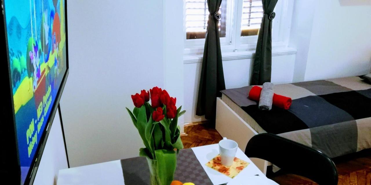 Pula Center Green Park Apartments And Rooms Exterior foto