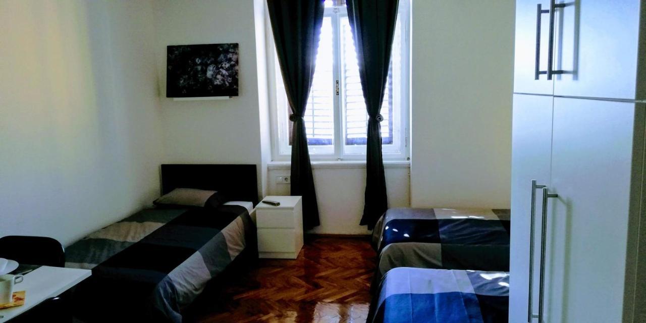 Pula Center Green Park Apartments And Rooms Exterior foto