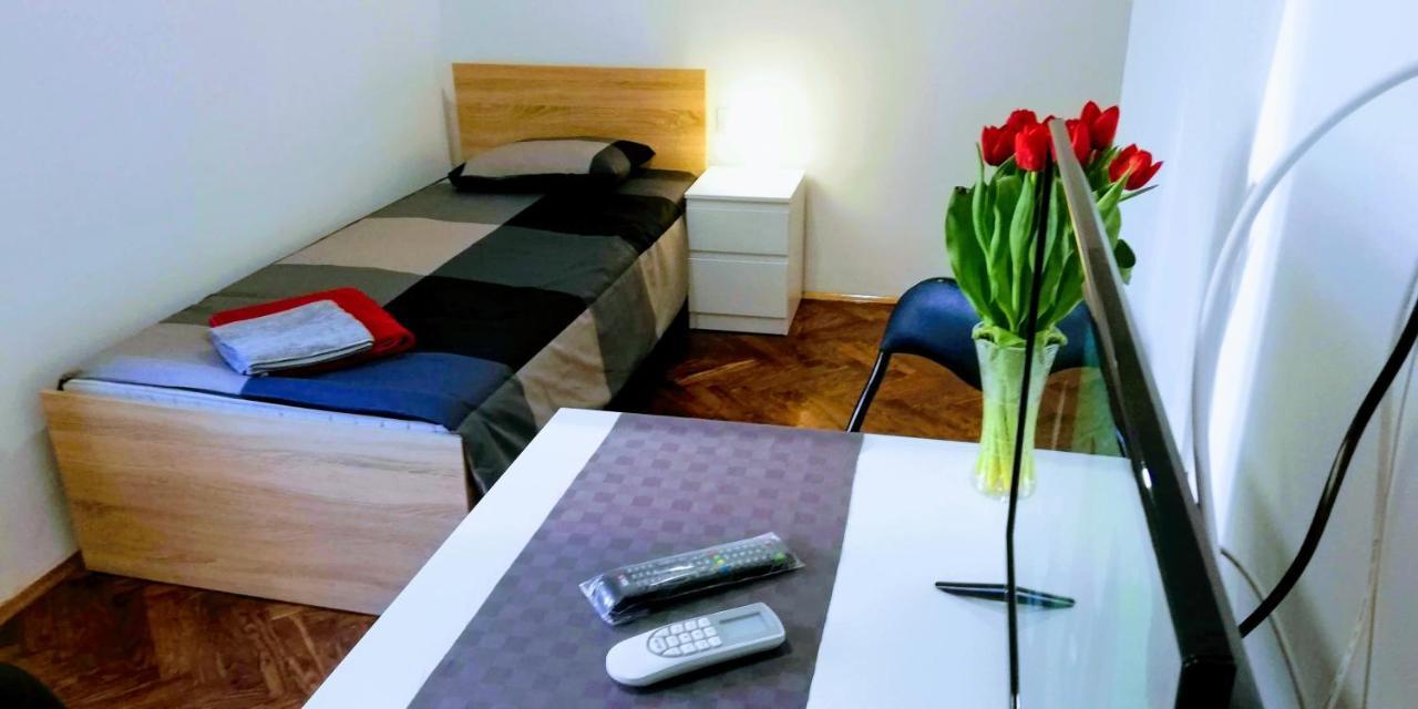 Pula Center Green Park Apartments And Rooms Exterior foto