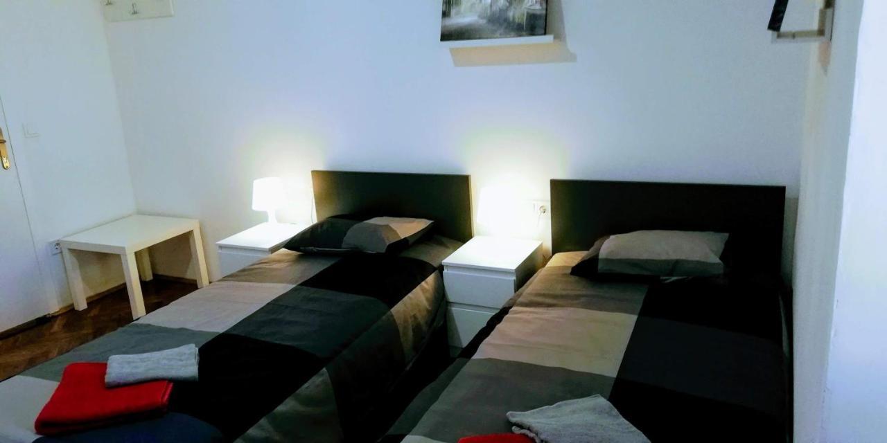 Pula Center Green Park Apartments And Rooms Exterior foto