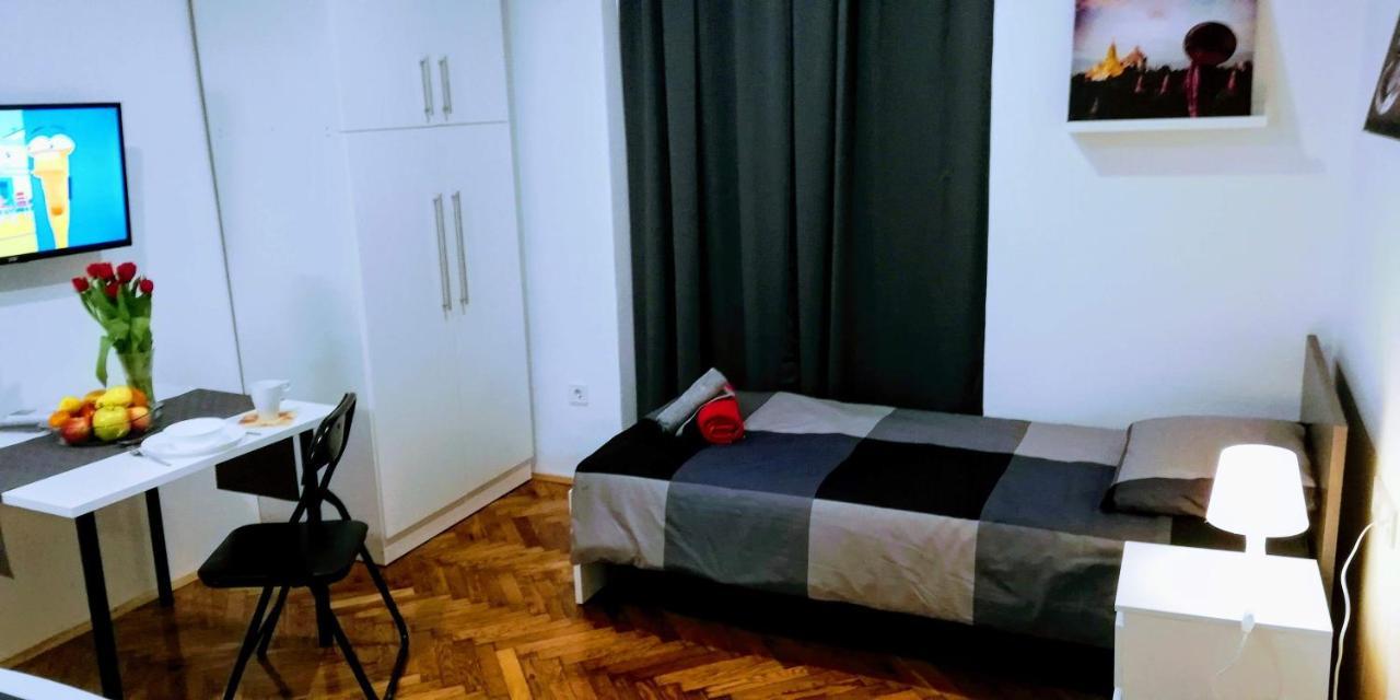 Pula Center Green Park Apartments And Rooms Exterior foto