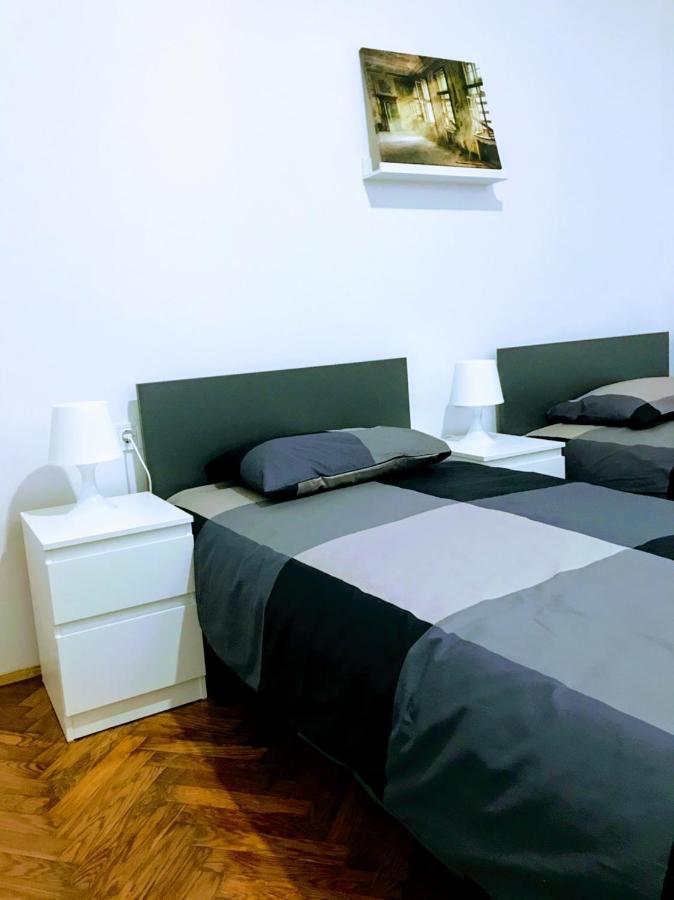 Pula Center Green Park Apartments And Rooms Exterior foto